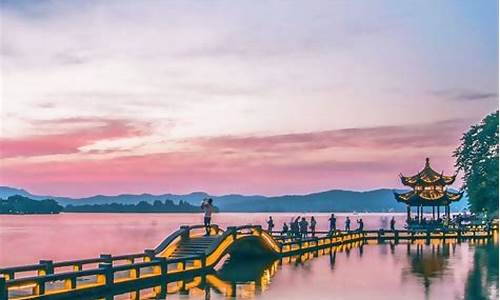 离杭州近的旅游城市一日游_靠近杭州的旅游景点