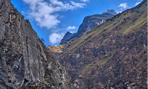 虎跳峡旅游攻略_虎跳峡旅游攻略自由行最佳路线